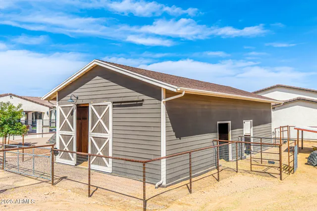 $1,940,000 | 447 West Judd Road, San Tan Valley, AZ 85143