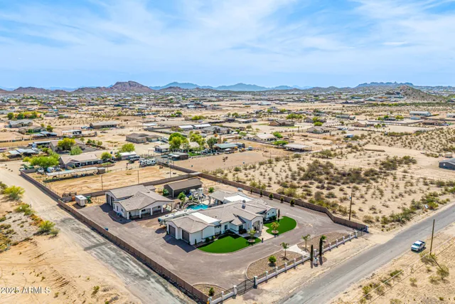 $1,940,000 | 447 West Judd Road, San Tan Valley, AZ 85143