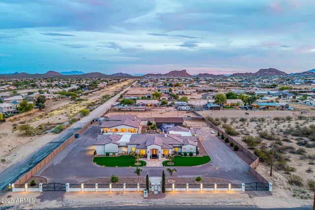 $1,940,000 | 447 West Judd Road, San Tan Valley, AZ 85143