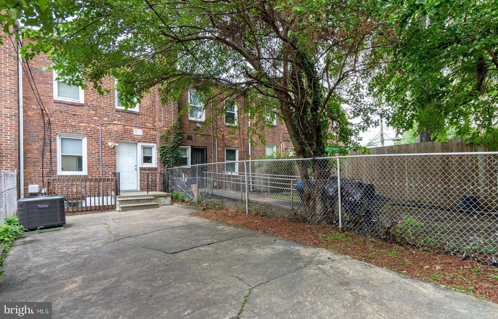 4415 Pen Lucy Road Baltimore, MD 21229 - Photo 3 of 27 2 Car parking pad