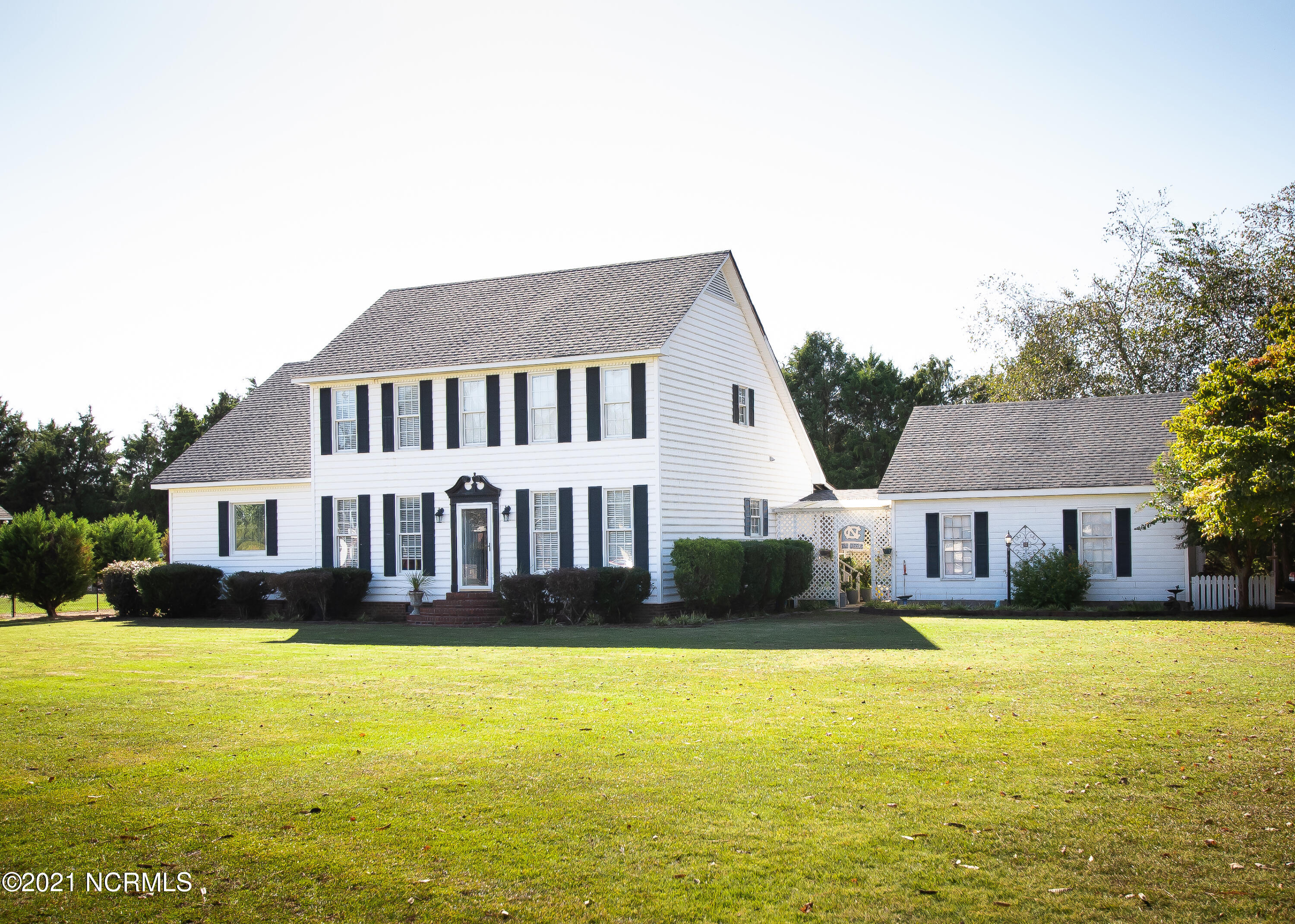2720 Picadilly Road Kinston, NC 28504 - Photo 1 of 35 FRONT
