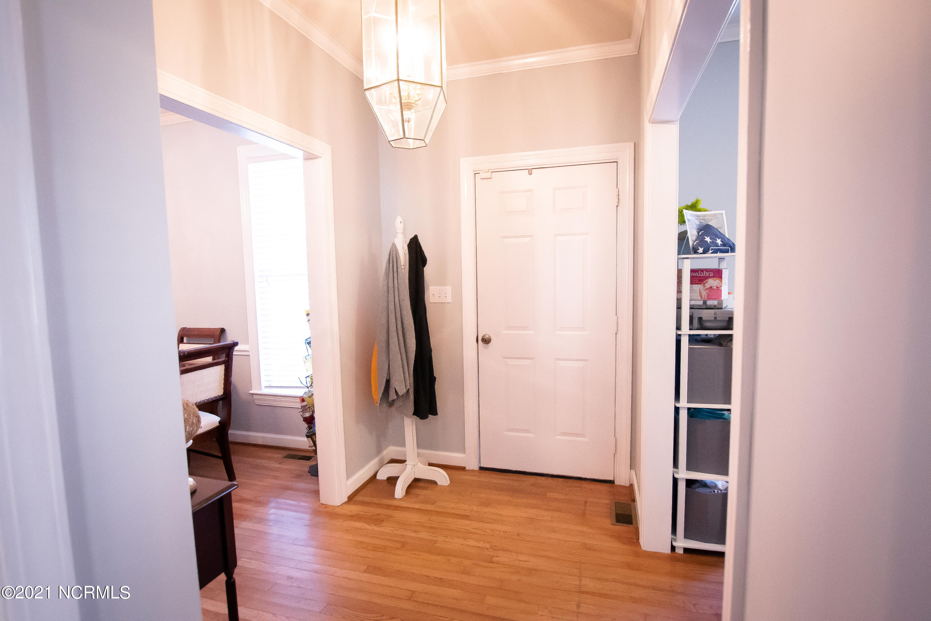 2720 Picadilly Road Kinston, NC 28504 - Photo 17 of 35 Foyer 2