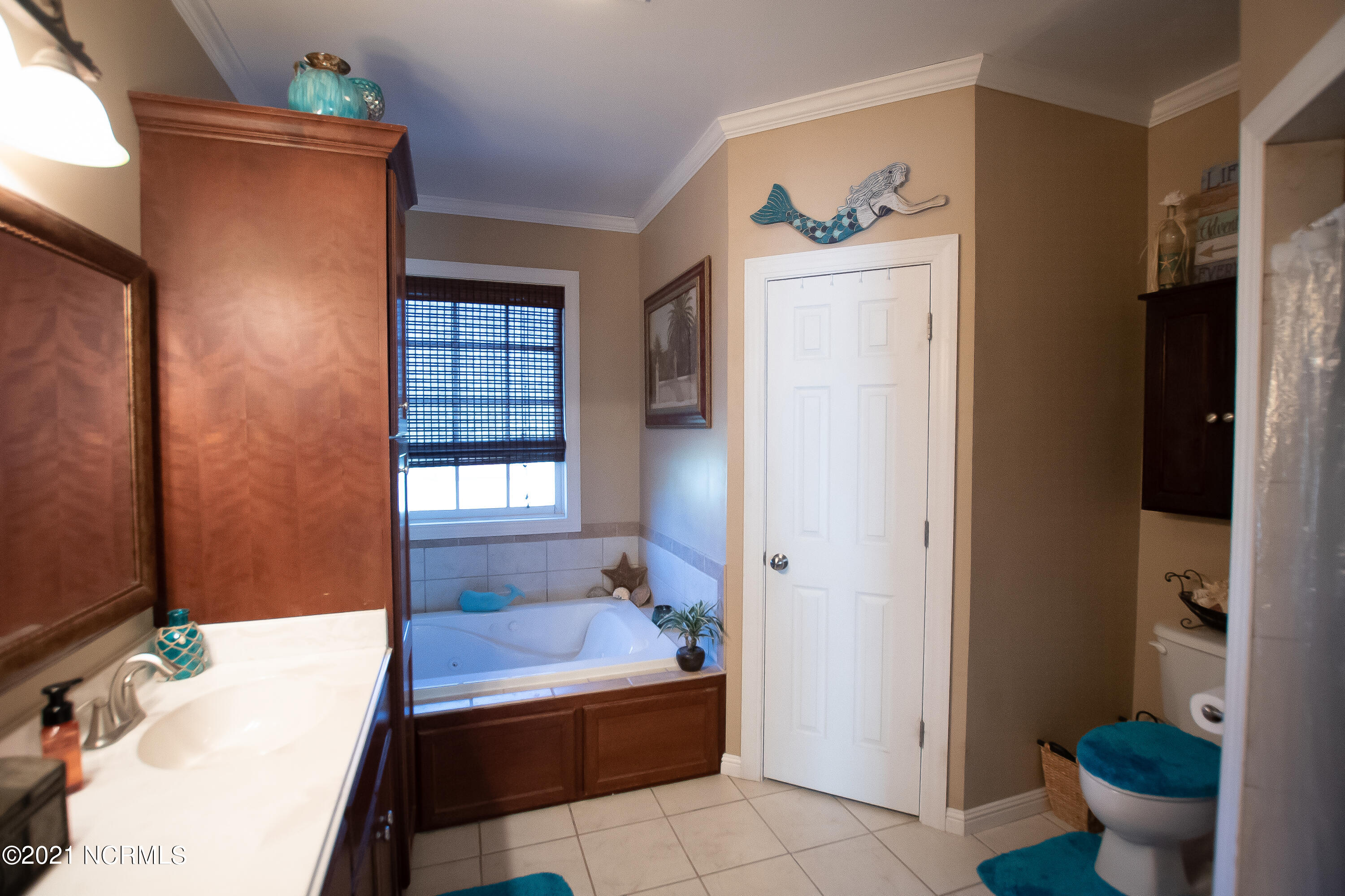 2720 Picadilly Road Kinston, NC 28504 - Photo 29 of 35 Master Bath 1