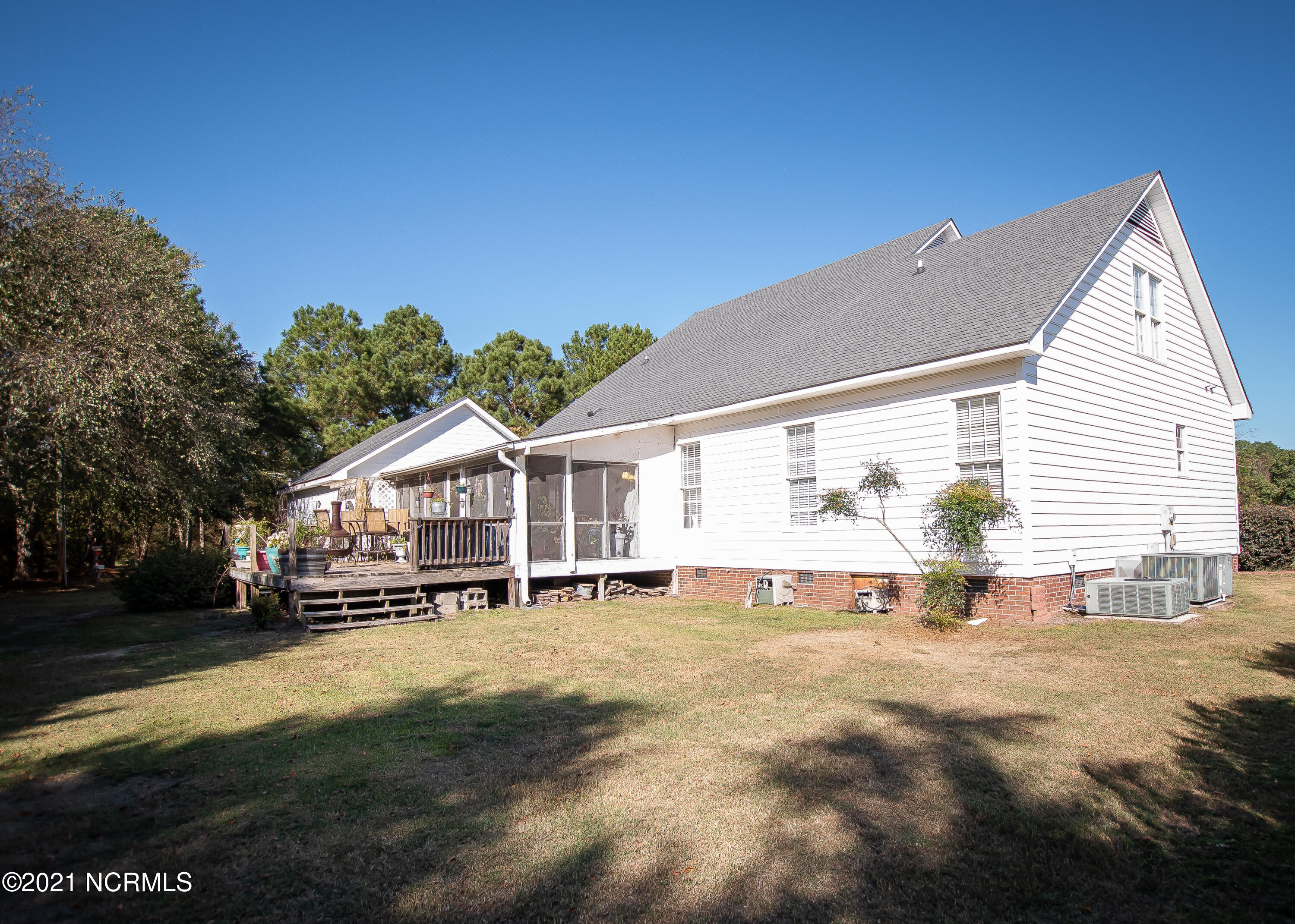 2720 Picadilly Road Kinston, NC 28504 - Photo 3 of 35 Back View 2