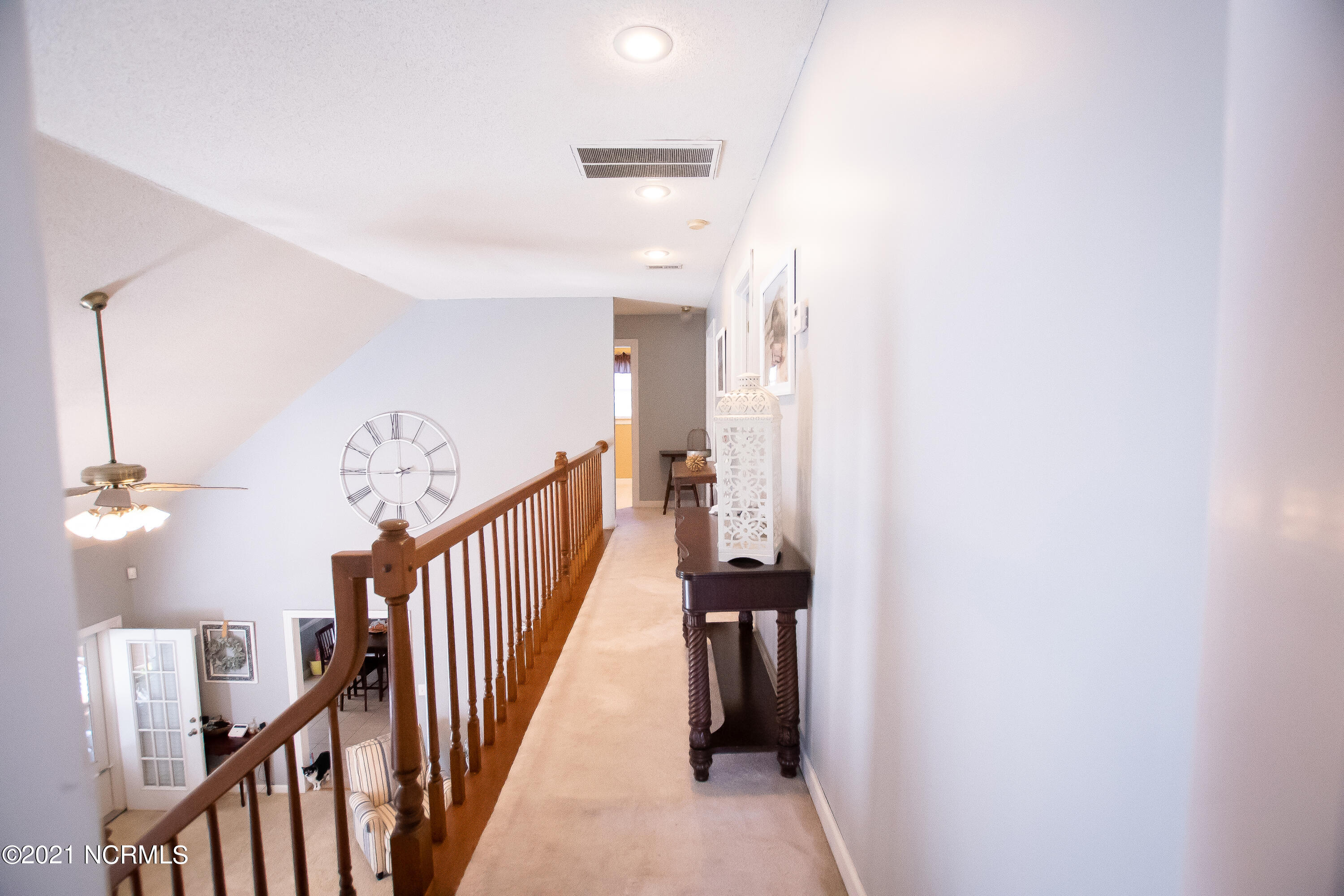 2720 Picadilly Road Kinston, NC 28504 - Photo 6 of 35 Balcony Hallway