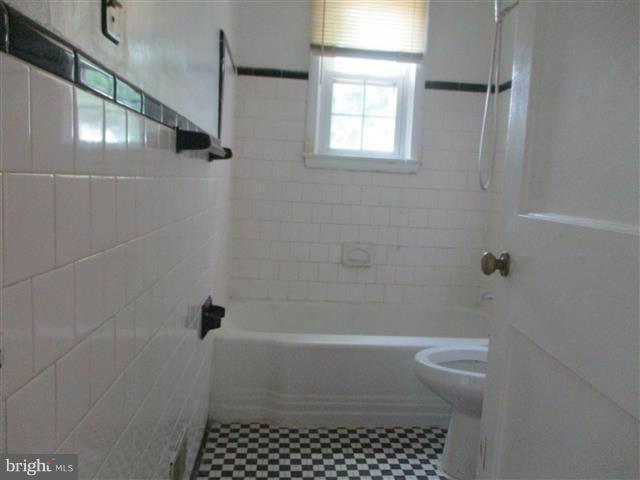 1903 Ellinwood Road Baltimore, MD 21237 - Photo 12 of 22 Bath
