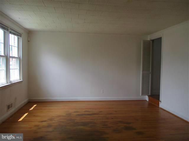 1903 Ellinwood Road Baltimore, MD 21237 - Photo 4 of 22 Kitchen