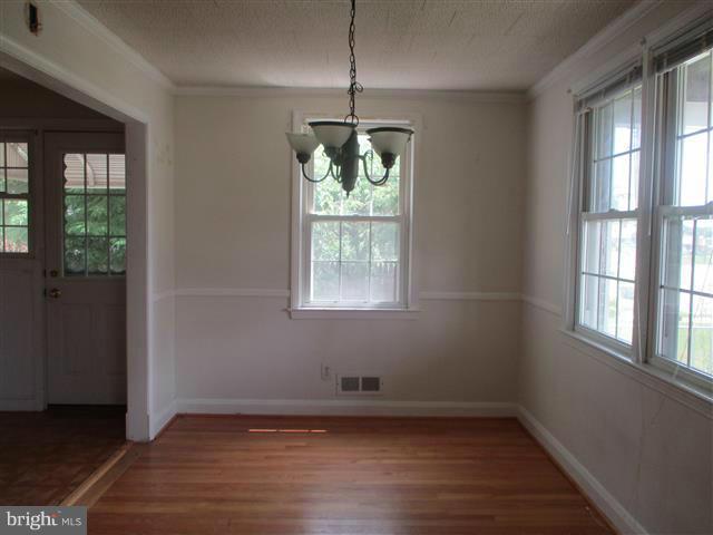 1903 Ellinwood Road Baltimore, MD 21237 - Photo 5 of 22 Dining Room