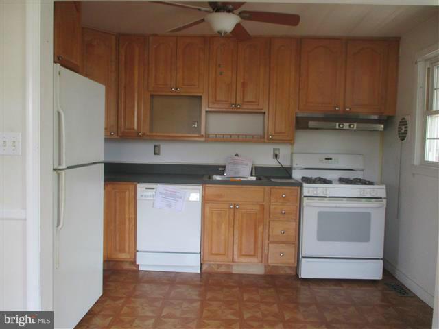 1903 Ellinwood Road Baltimore, MD 21237 - Photo 7 of 22 Kitchen