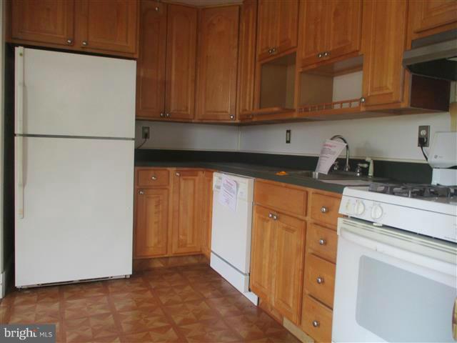 1903 Ellinwood Road Baltimore, MD 21237 - Photo 8 of 22 Kitchen
