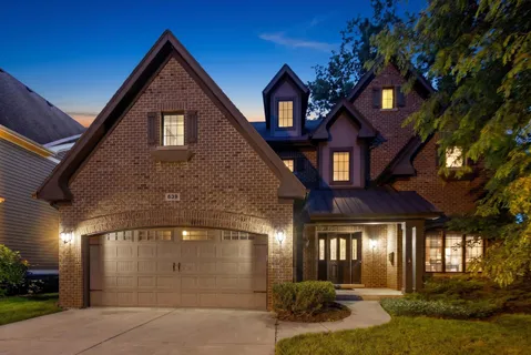 $1,725,000 | 639 North Wright Street, Naperville, IL 60563