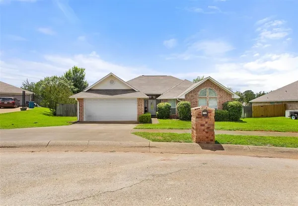 $250,000 | 265 Crestview Drive, Jacksonville, TX 75766