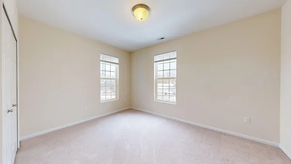 $2,000 | 1014 Summerfield Glen, Ann Arbor, MI 48103