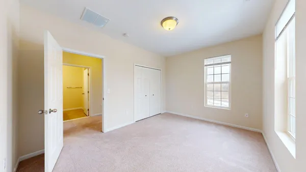 $2,000 | 1014 Summerfield Glen, Ann Arbor, MI 48103