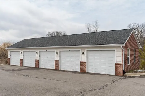 $2,000 | 1014 Summerfield Glen, Ann Arbor, MI 48103