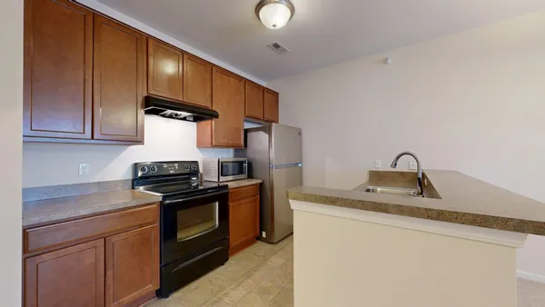 $2,000 | 1014 Summerfield Glen, Ann Arbor, MI 48103