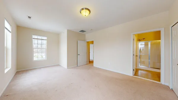 $2,000 | 1014 Summerfield Glen, Ann Arbor, MI 48103