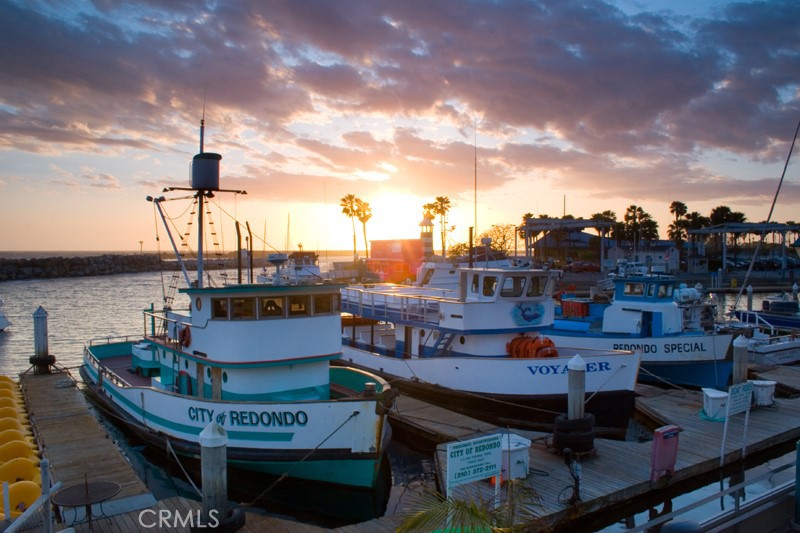 625 Esplanade, Unit 13 Redondo Beach, CA 90277 - Photo 18 of 19 a view of a terrace with sitting area