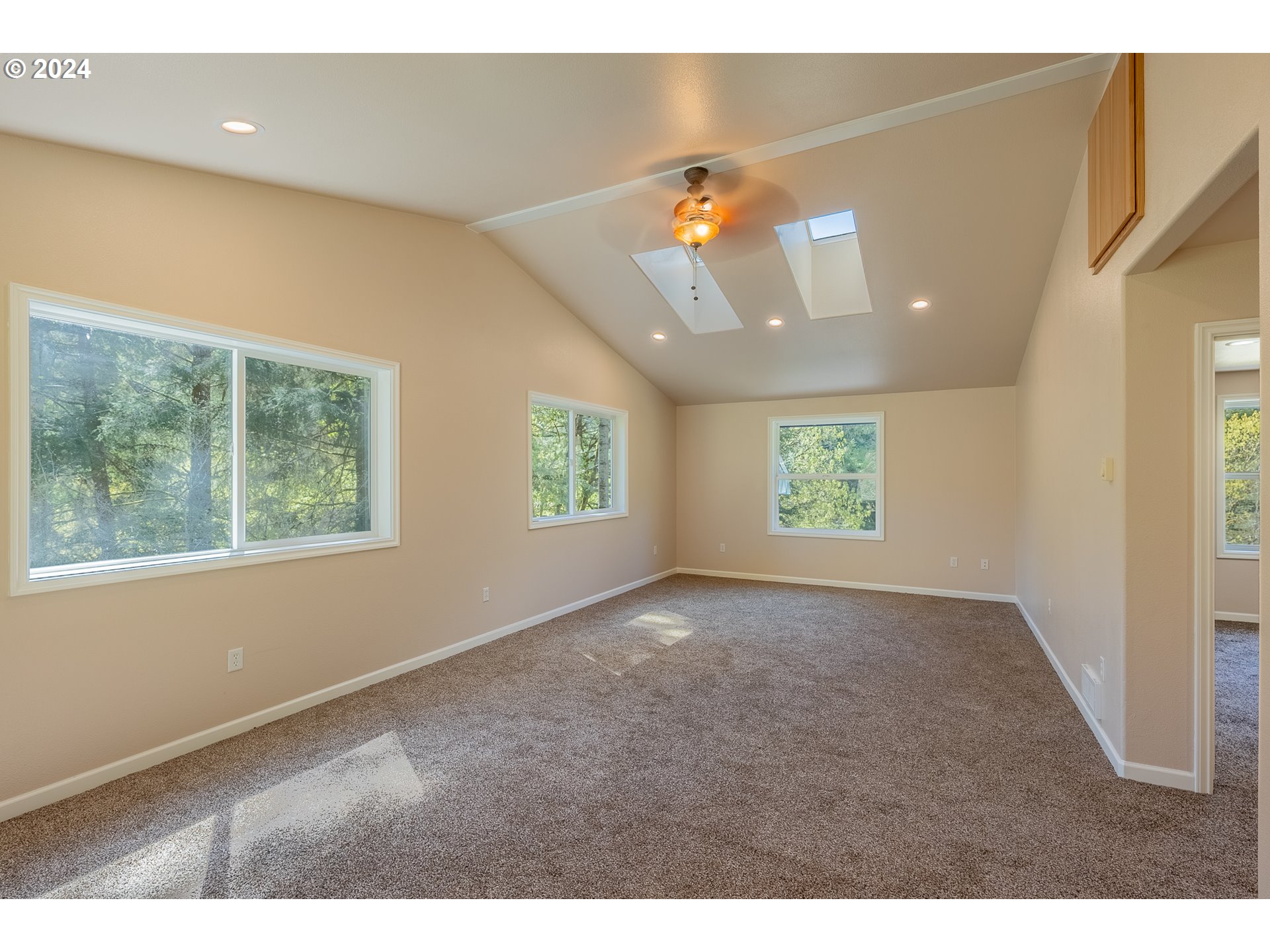 12309 Highway 126 Mapleton, OR 97453 - Photo 28 of 35 Gallery Image 28