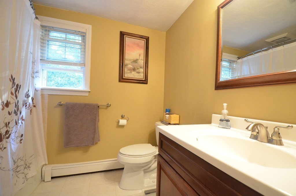 11 Lincoln Road, Unit 2 Woburn, MA 01801 - Photo 14 of 21 Gallery Image 14