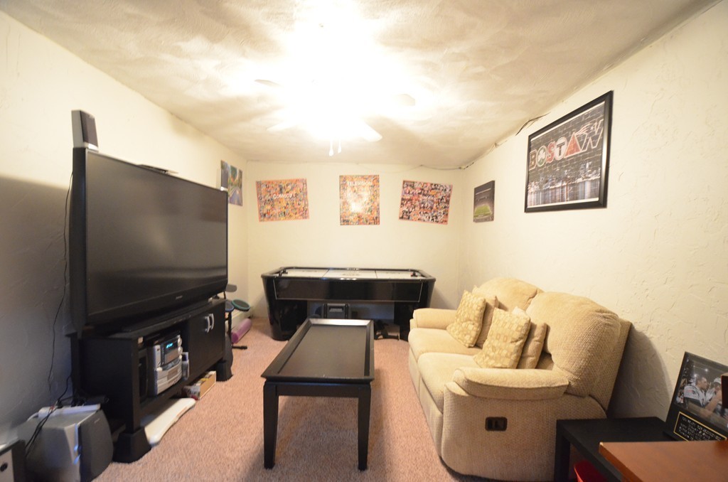 11 Lincoln Road, Unit 2 Woburn, MA 01801 - Photo 16 of 21 Gallery Image 16