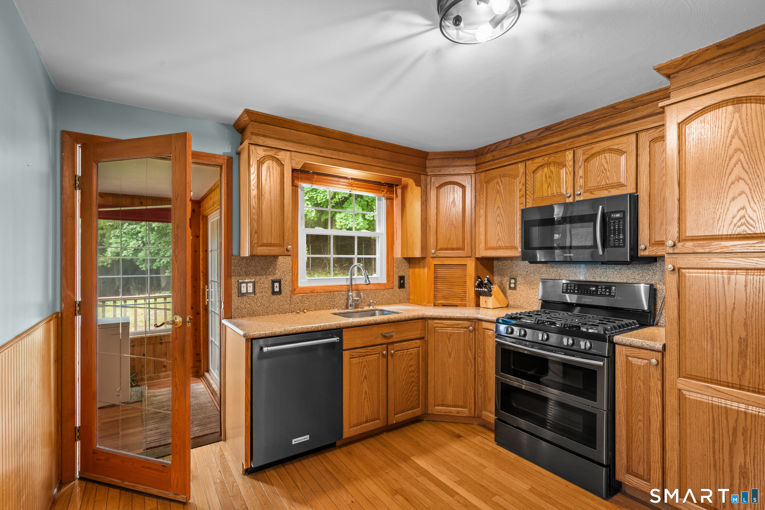 95 Bernard Road Berlin, CT 06037 - Photo 7 of 30