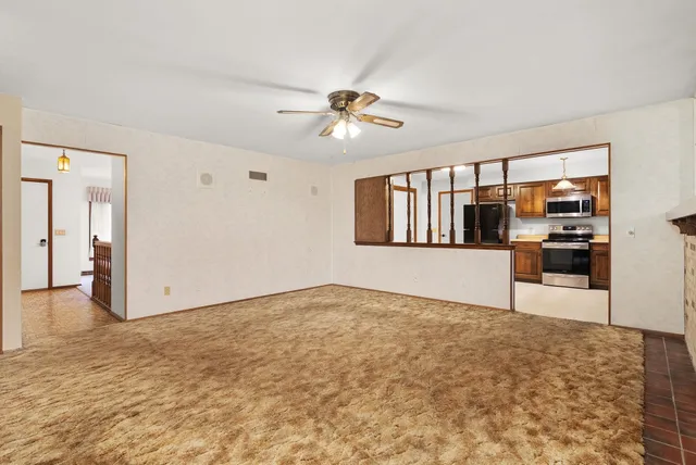 $389,900 | 928 Columbia Drive, Janesville, WI 53546