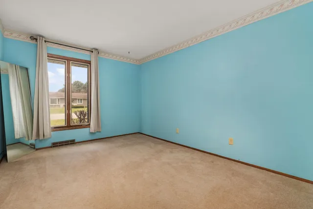 $389,900 | 928 Columbia Drive, Janesville, WI 53546