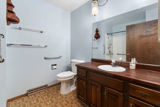 $389,900 | 928 Columbia Drive, Janesville, WI 53546