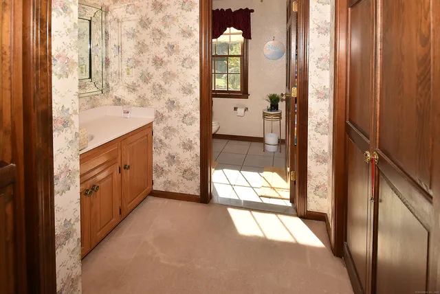 $599,000 | 266 Farmington Avenue, Berlin, CT 06037