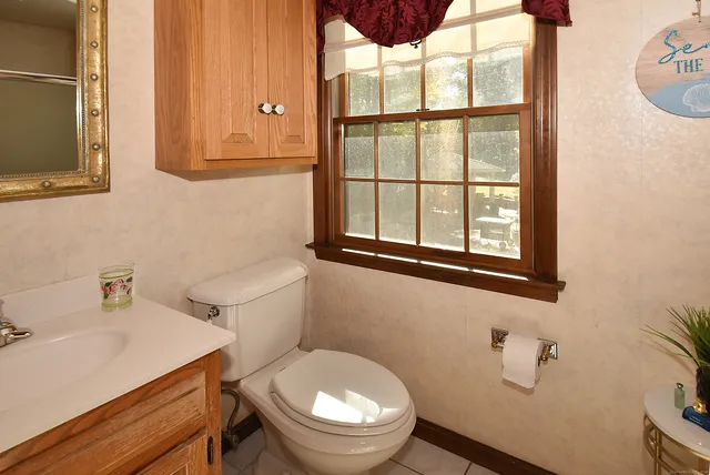 $599,000 | 266 Farmington Avenue, Berlin, CT 06037