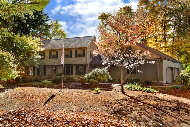 $599,000 | 266 Farmington Avenue, Berlin, CT 06037