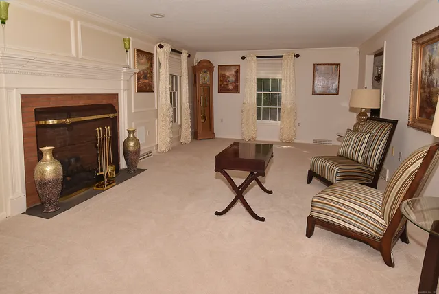 $599,000 | 266 Farmington Avenue, Berlin, CT 06037