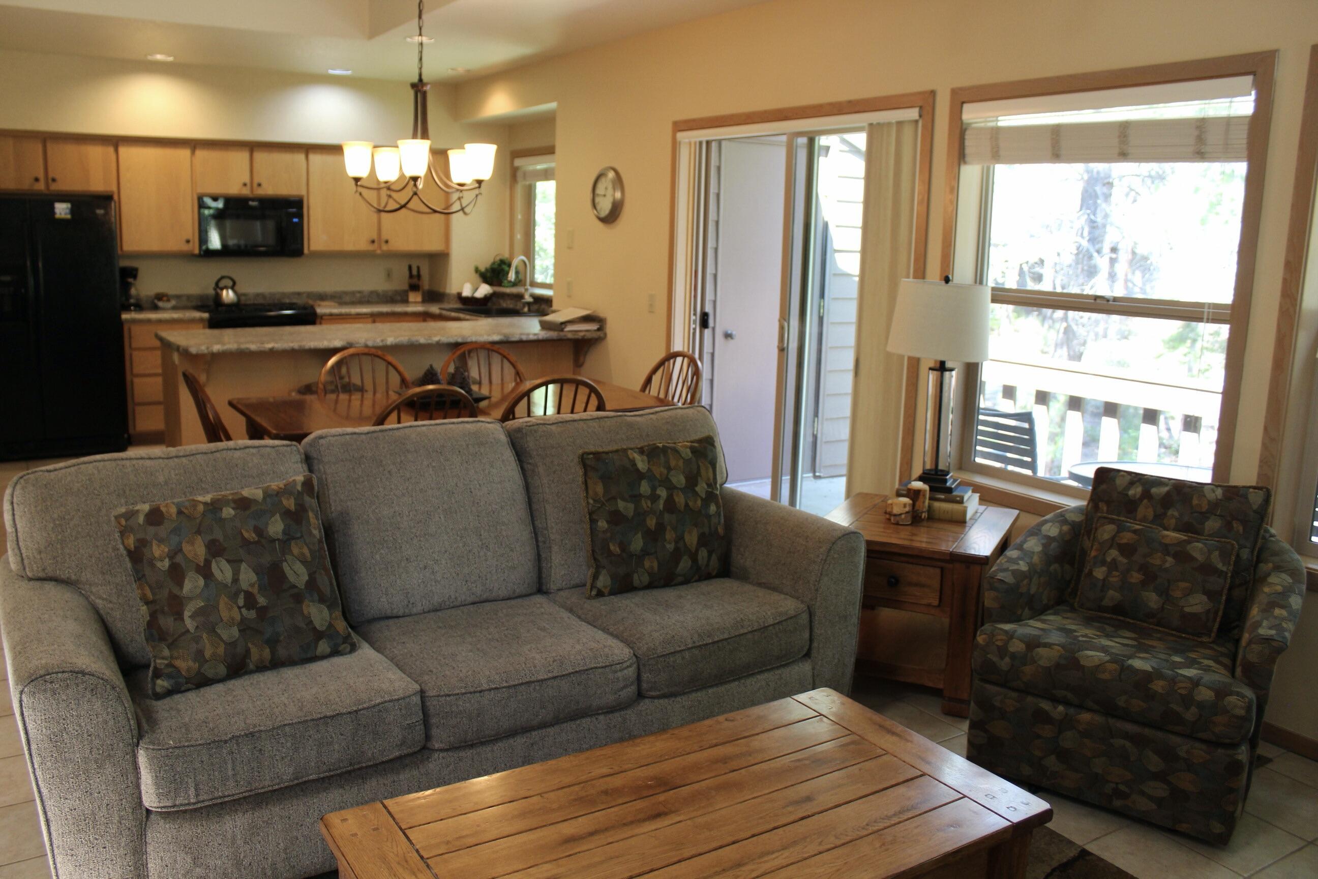 57327 Beaver Ridge Loop, Unit 6D2 Sunriver, OR 97707 - Photo 4 of 30 5-R6