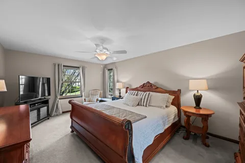 $750,000 | 12 Thornfield Lane, Hawthorn Woods, IL 60047