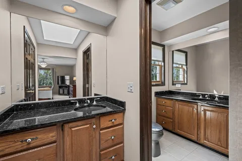 $750,000 | 12 Thornfield Lane, Hawthorn Woods, IL 60047