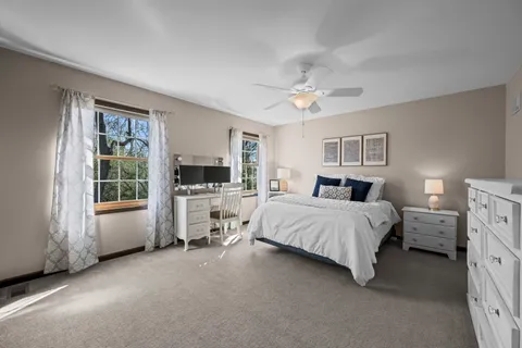 $750,000 | 12 Thornfield Lane, Hawthorn Woods, IL 60047