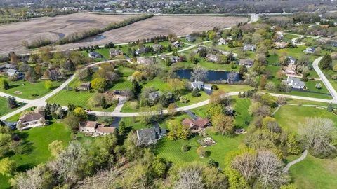 $750,000 | 12 Thornfield Lane, Hawthorn Woods, IL 60047