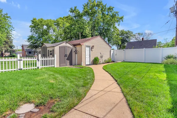 $350,000 | 17803 Escanaba Avenue, Lansing, IL 60438