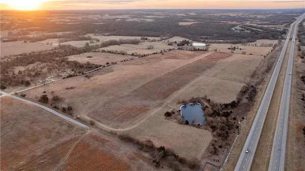 $370,224 | East 220th Lane, Bethany, MO 64424