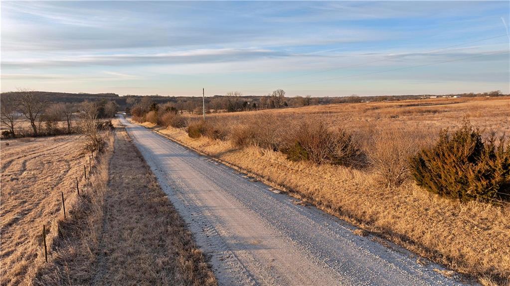 East 220th Lane Bethany, MO 64424 - Photo 2 of 57
