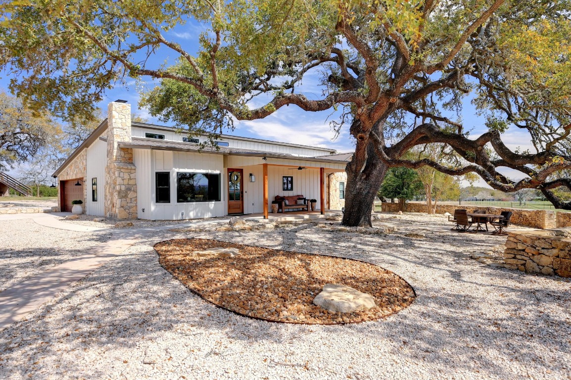 a view of a house with entertaining space
