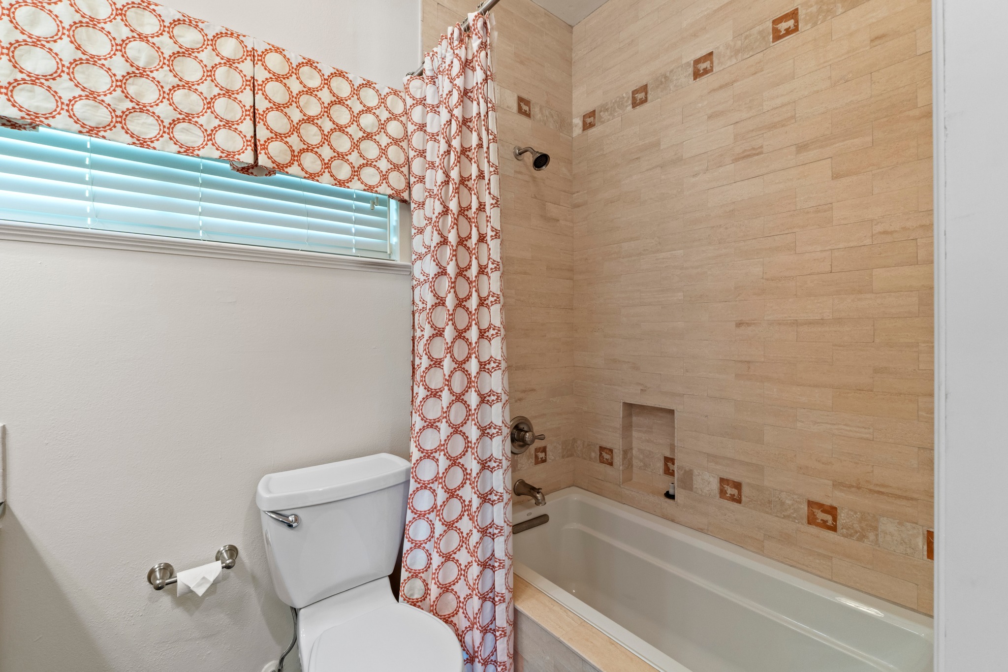 409 East 38th Street, Unit 305 Austin, TX 78705 - Photo 11 of 22