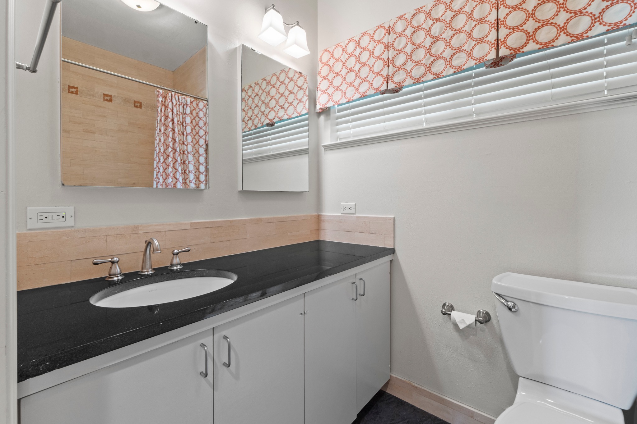 409 East 38th Street, Unit 305 Austin, TX 78705 - Photo 9 of 22