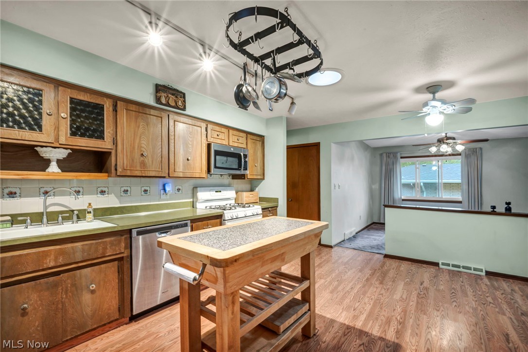 5701 Rousseau Drive Parma, OH 44129 - Photo 10 of 44 Gallery Image 10