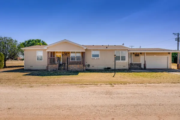 $185,000 | 118 Miami Avenue, Mobeetie, TX 79061