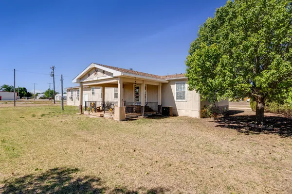 $185,000 | 118 Miami Avenue, Mobeetie, TX 79061