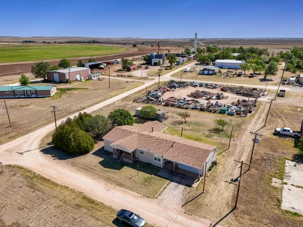 $185,000 | 118 Miami Avenue, Mobeetie, TX 79061