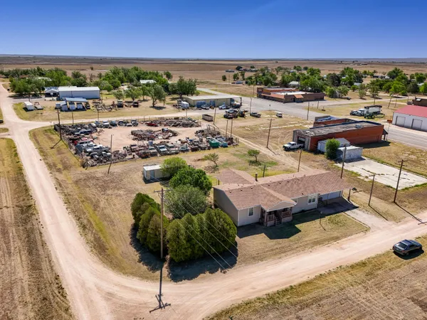 $185,000 | 118 Miami Avenue, Mobeetie, TX 79061