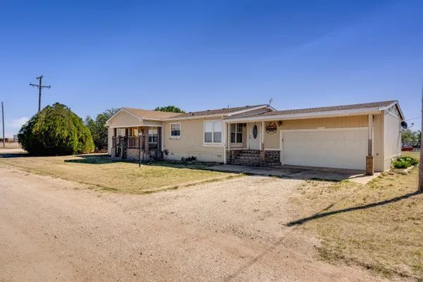 $185,000 | 118 Miami Avenue, Mobeetie, TX 79061